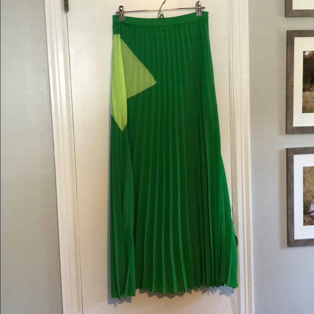 Bright green maxi skirt pleated